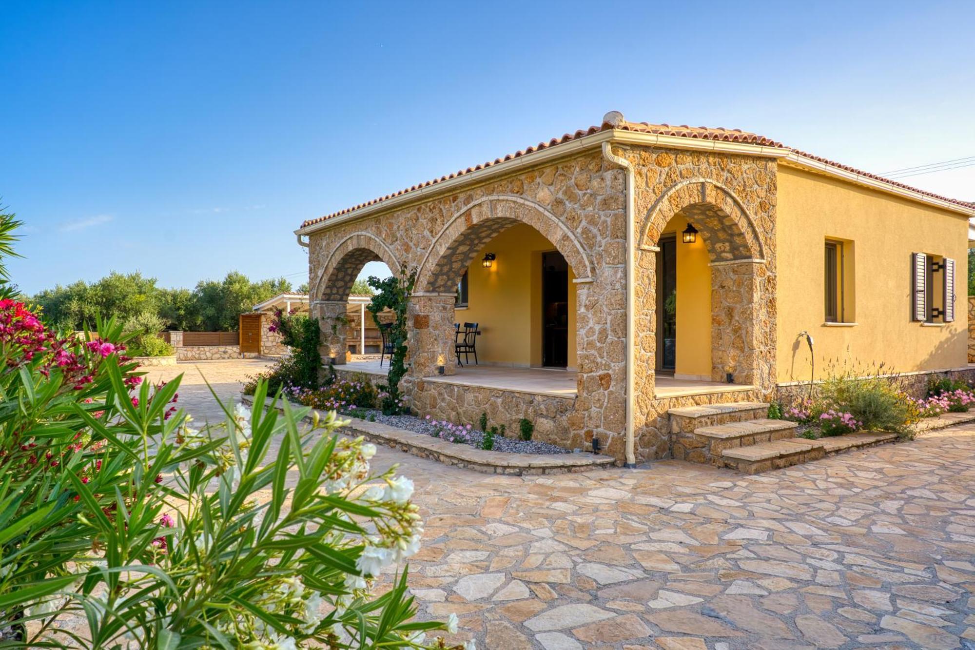 Astarte Villas - Astra Private Villas With Pool Vasilikí Dış mekan fotoğraf