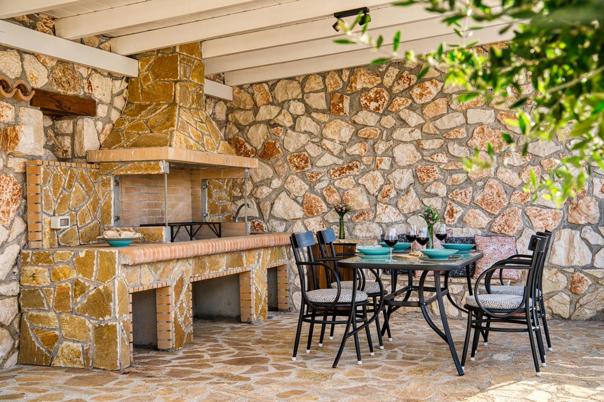 Astarte Villas - Astra Private Villas With Pool Vasilikí Dış mekan fotoğraf