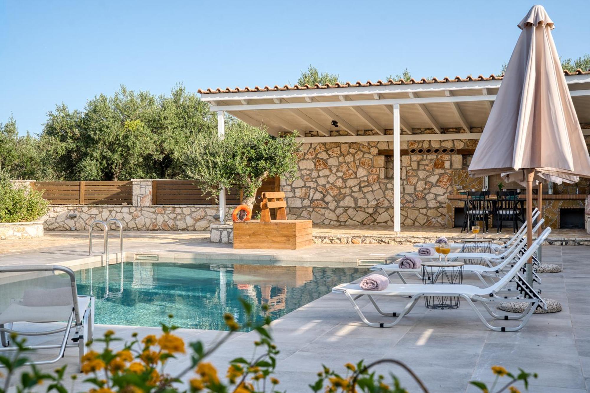 Astarte Villas - Astra Private Villas With Pool Vasilikí Dış mekan fotoğraf